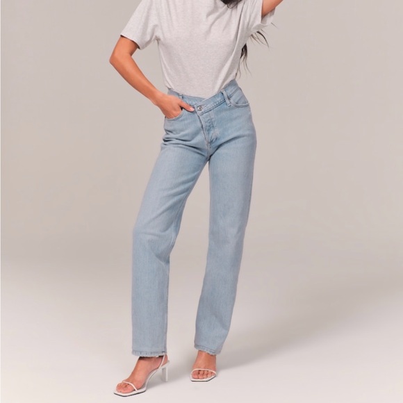 Abercrombie & Fitch Denim - Abercrombie & Fitch High Rise Dad Jean